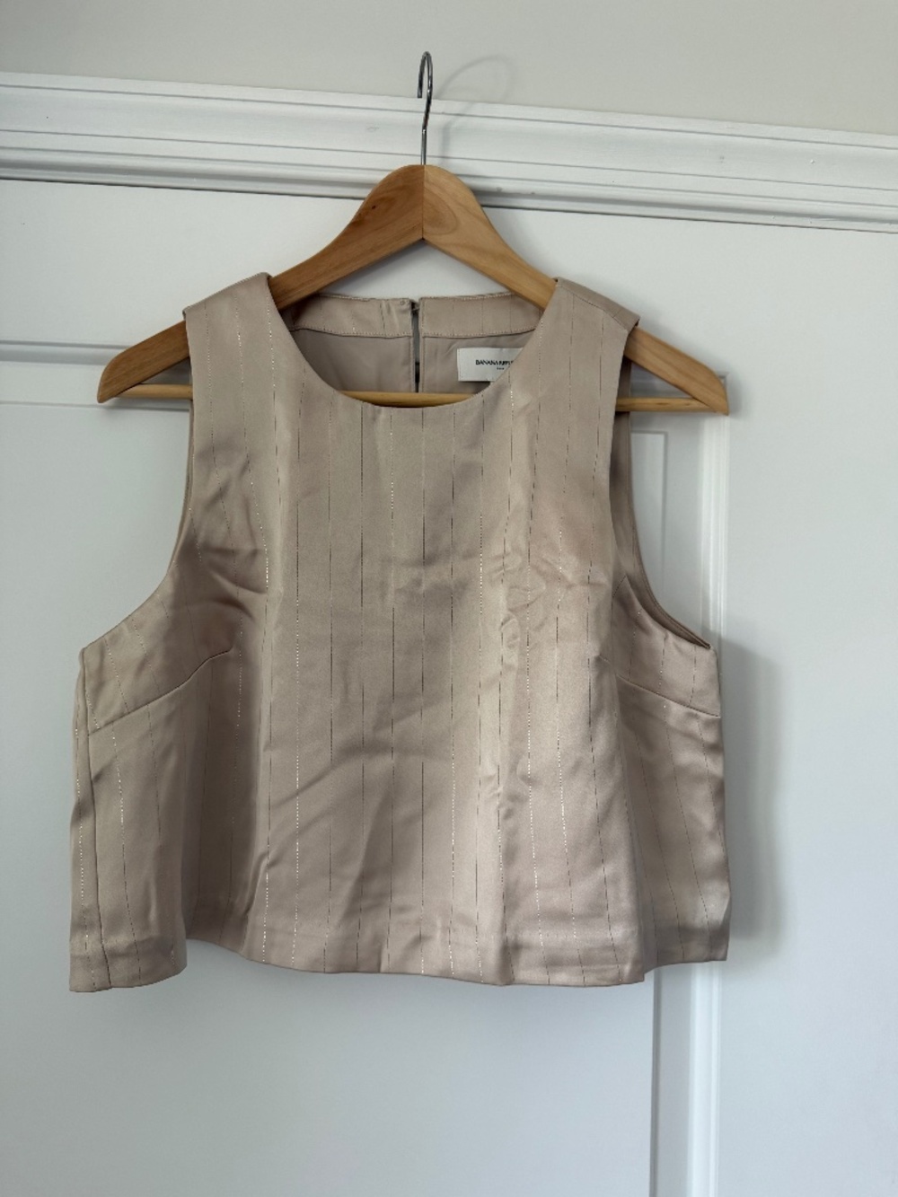 Banana republic formal crop shell tank cream metallic medium